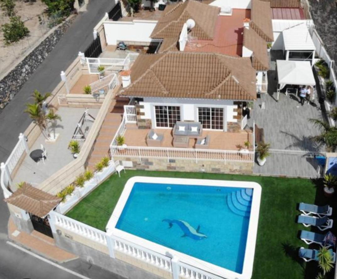 Villa Gaelca Арона Екстериор снимка