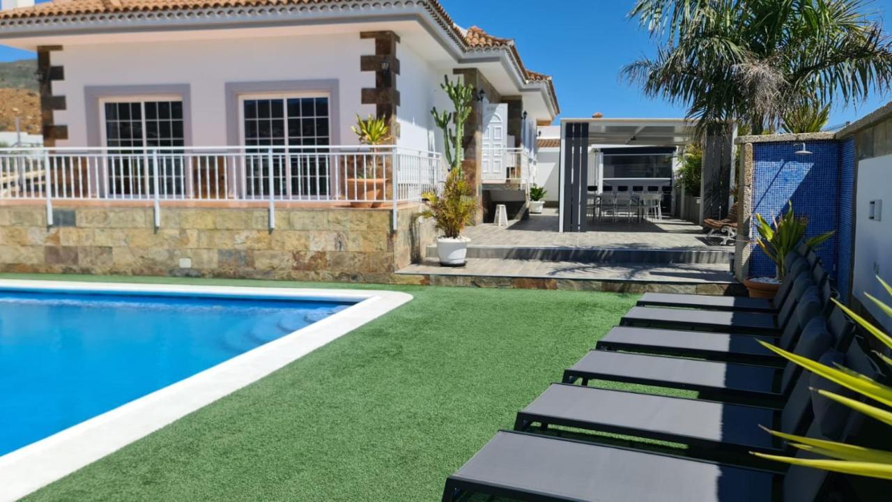 Villa Gaelca Арона Екстериор снимка