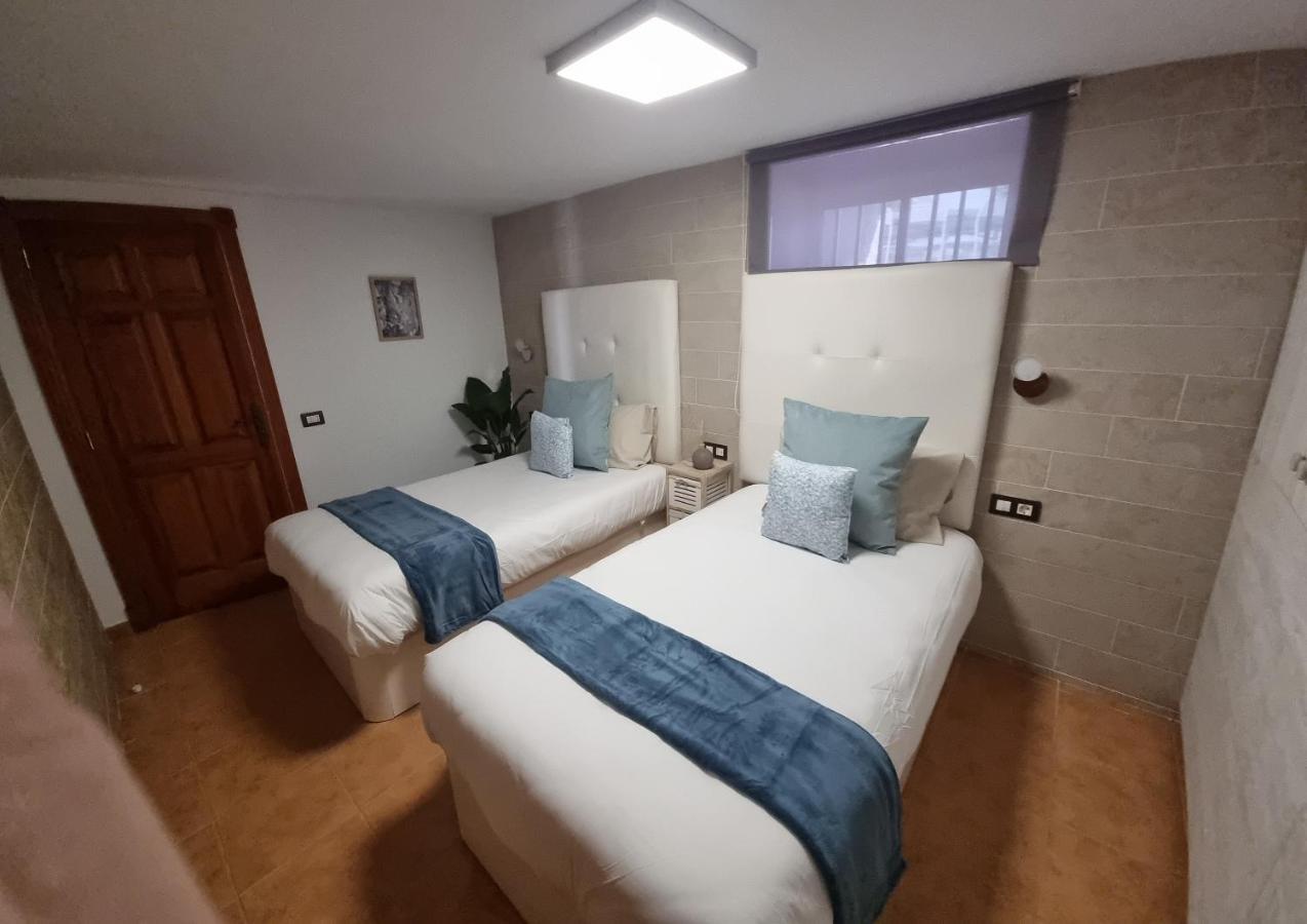 Villa Gaelca Арона Екстериор снимка